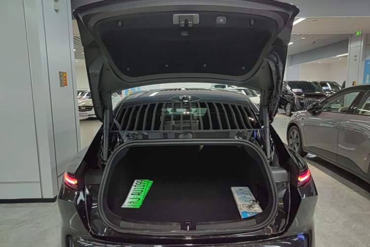 Used Nio ET5 2024 75 kWh Trunk