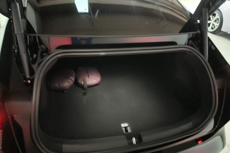 Used Nio ET5 2024 75 kWh Trunk