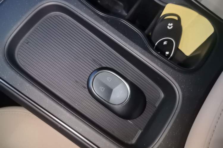 Used Nio ET5 2024 75 kWh Vehicle Key
