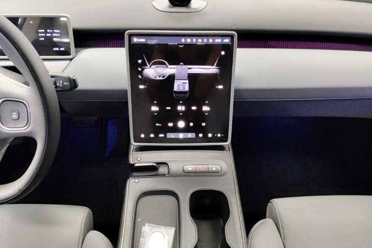 Used Nio ET5 2024 75 kWh Audio And AC Panel