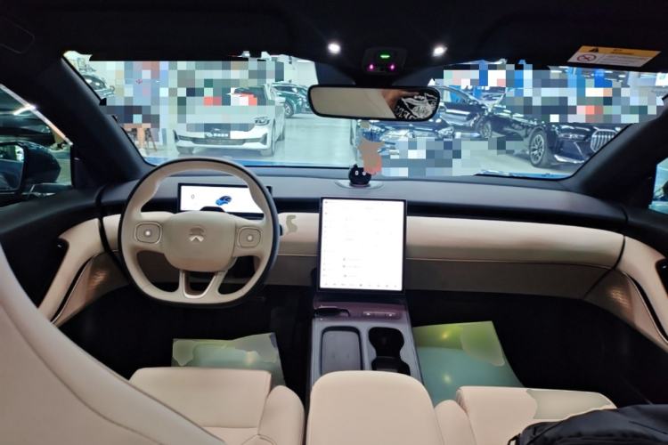 Used Nio ET5 2024 75 kWh Center Console