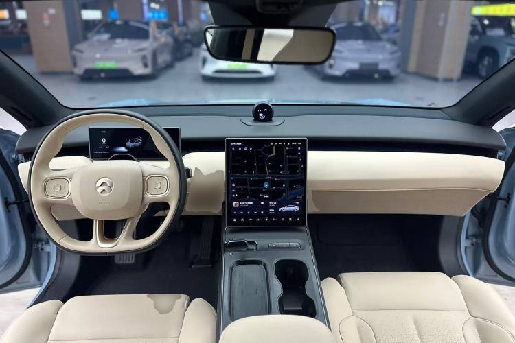 Used Nio ET5 2024 75 kWh Center Console