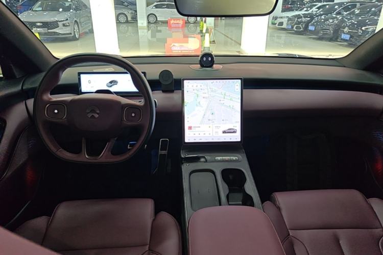 Used Nio ET5 2024 75 kWh Center Console