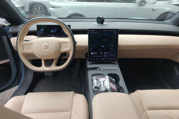 Used Nio ET5 2024 75 kWh Center Console
