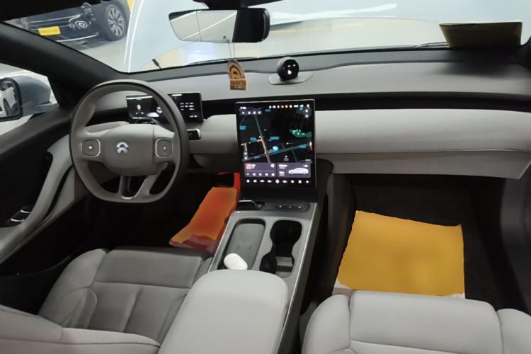 Used Nio ET5 2024 75 kWh Center Console