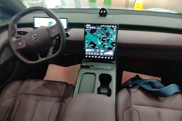 Used Nio ET5 2024 75 kWh Center Console