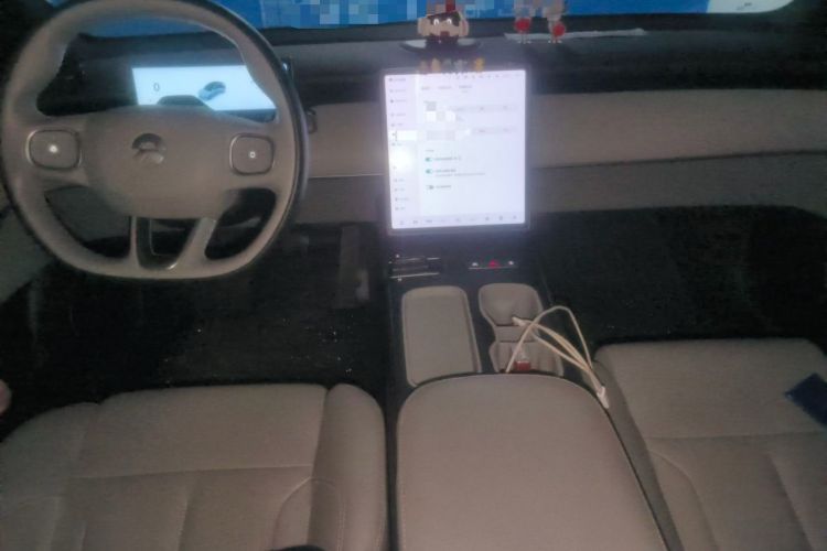 Used Nio ET5 2024 75 kWh Center Console