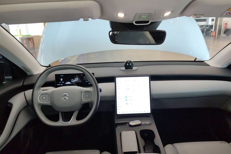 Used Nio ET5 2024 75 kWh Center Console