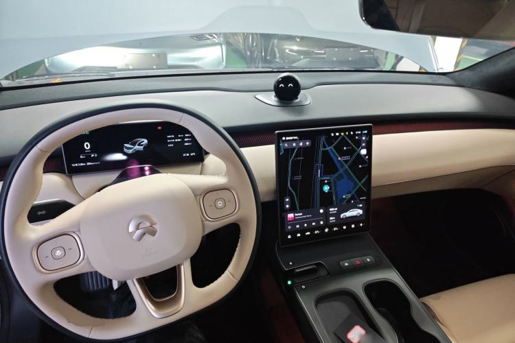 Used Nio ET5 2024 75 kWh Center Console