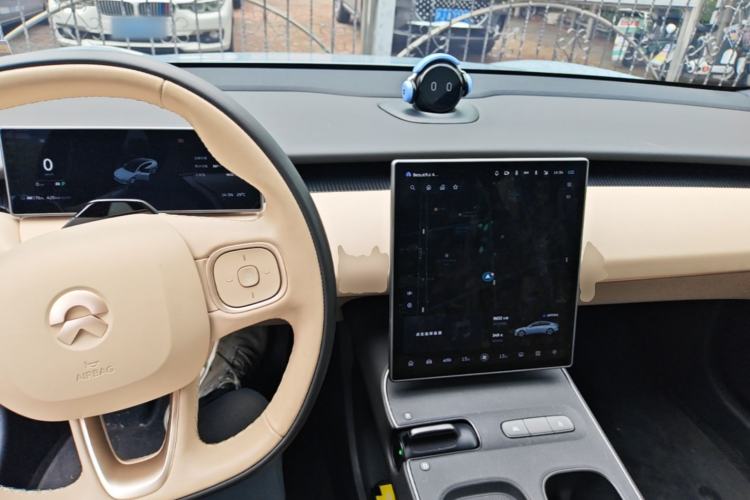 Used Nio ET5 2024 75 kWh Center Console