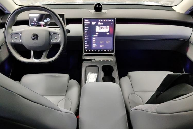 Used Nio ET5 2024 75 kWh Center Console