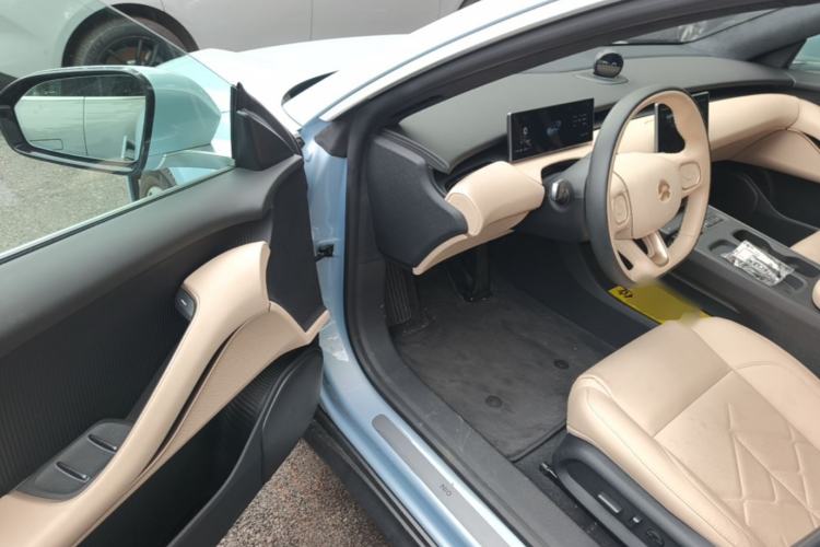 Used Nio ET5 2024 75 kWh Driver Seat