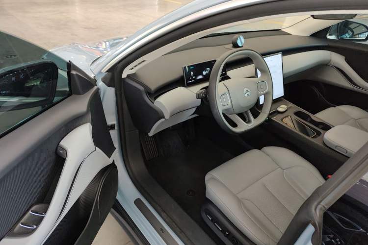 Used Nio ET5 2024 75 kWh Driver Seat