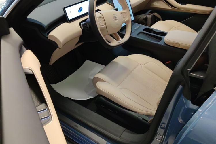 Used Nio ET5 2024 75 kWh Driver Seat