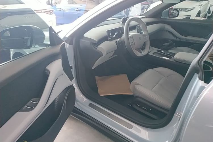 Used Nio ET5 2024 75 kWh Driver Seat