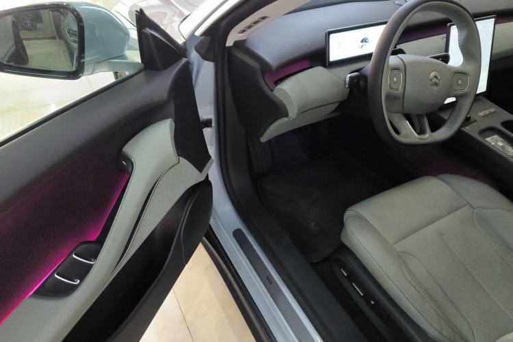 Used Nio ET5 2024 75 kWh Driver Seat