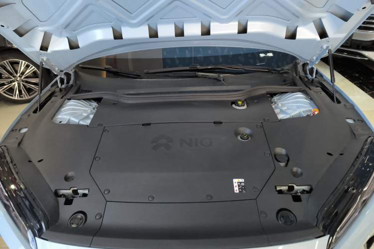 Used Nio ET5 2024 75 kWh Engine Bay