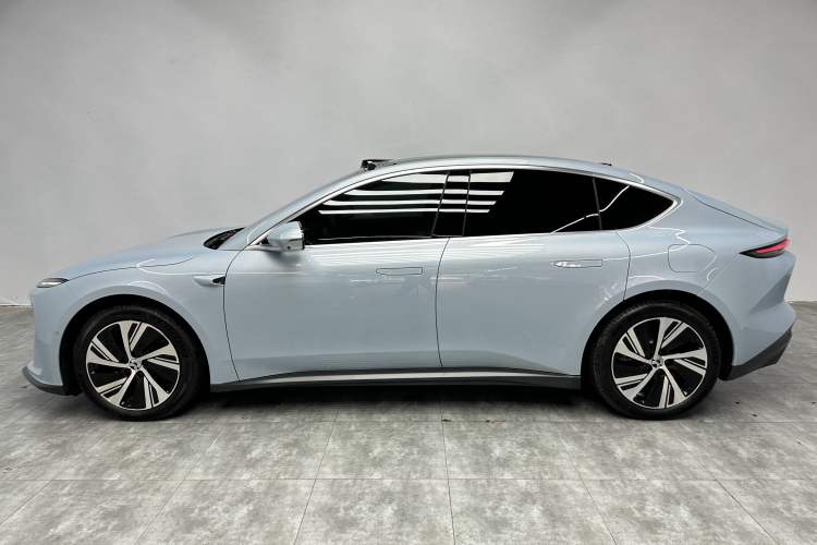 Used Nio ET5 2024 75 kWh Exterior 2