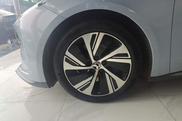 Used Nio ET5 2024 75 kWh Exterior 4