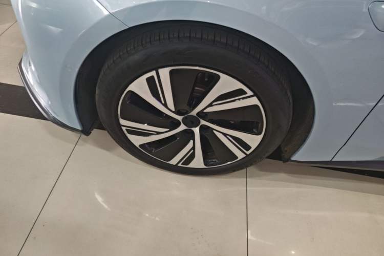 Used Nio ET5 2024 75 kWh Exterior 4