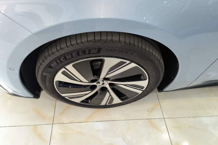 Used Nio ET5 2024 75 kWh Exterior 4
