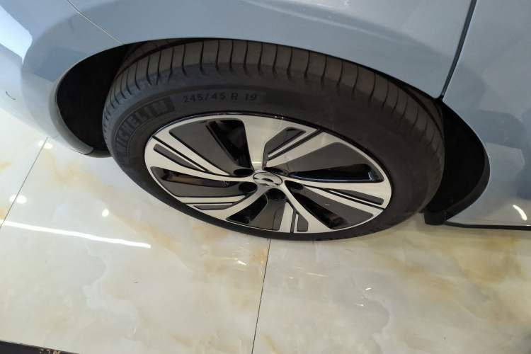 Used Nio ET5 2024 75 kWh Exterior 5