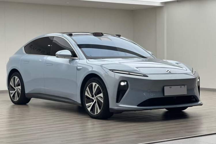 Used Nio ET5 2024 75 kWh Front Right 45 Deg
