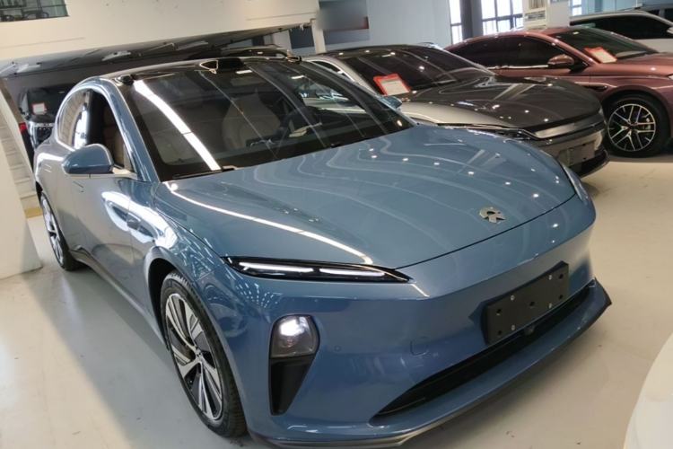 Used Nio ET5 2024 75 kWh Front Right 45 Deg