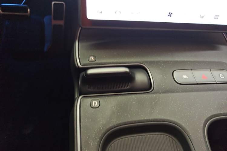 Used Nio ET5 2024 75 kWh Gear Lever