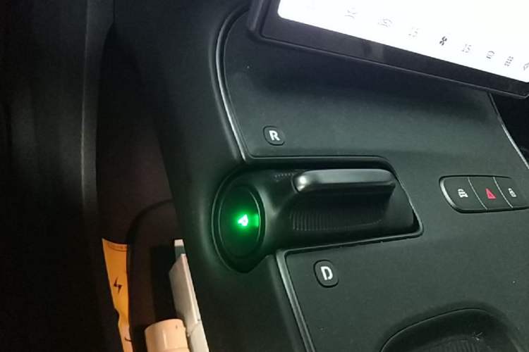 Used Nio ET5 2024 75 kWh Gear Lever
