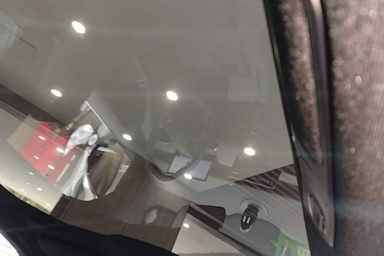 Used Nio ET5 2024 75 kWh Headliner