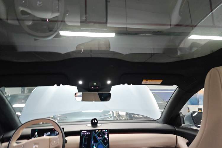 Used Nio ET5 2024 75 kWh Headliner