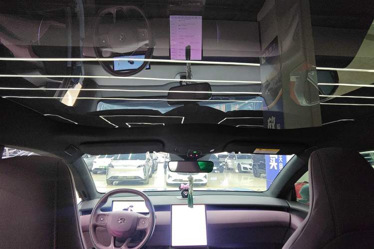 Used Nio ET5 2024 75 kWh Headliner
