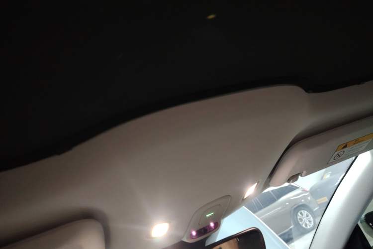 Used Nio ET5 2024 75 kWh Headliner
