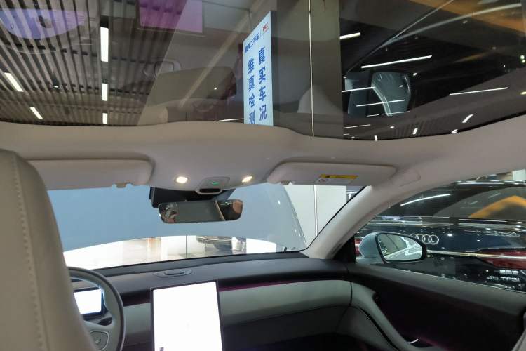 Used Nio ET5 2024 75 kWh Headliner