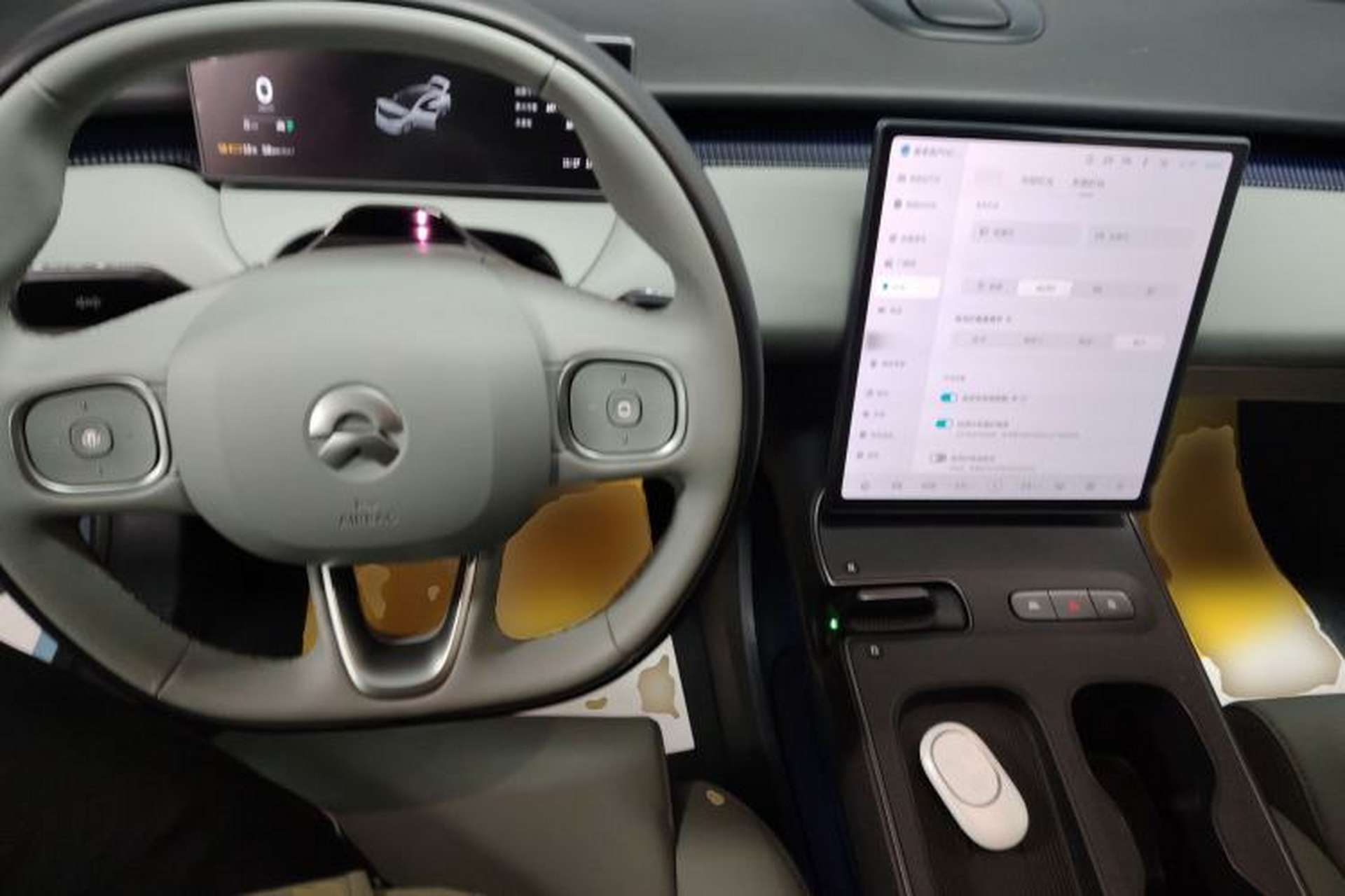 Used Nio ET5 2024 75 kWh Interior 2