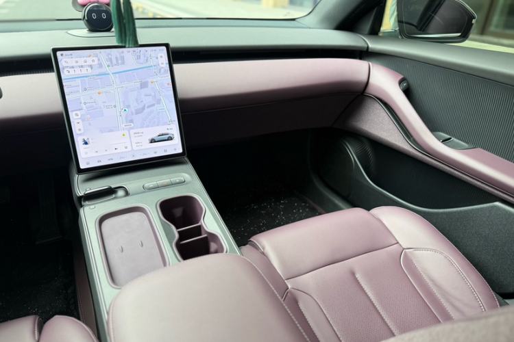 Used Nio ET5 2024 75 kWh Interior 3