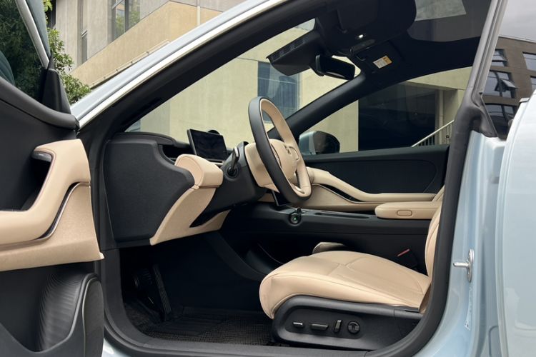 Used Nio ET5 2024 75 kWh Interior 4
