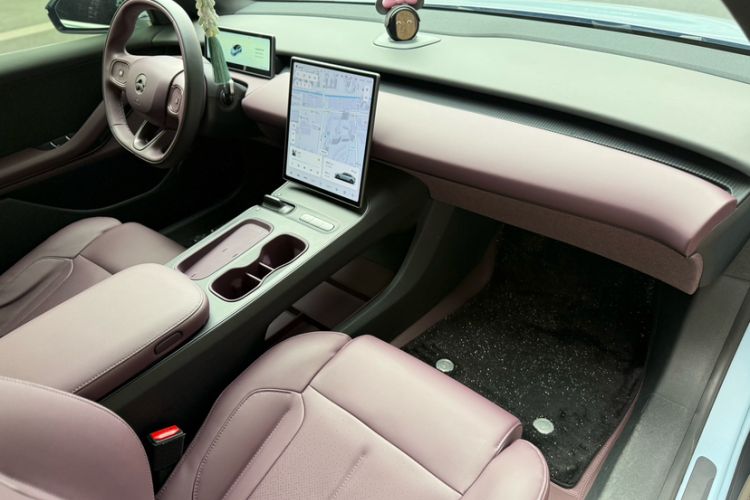 Used Nio ET5 2024 75 kWh Interior 6