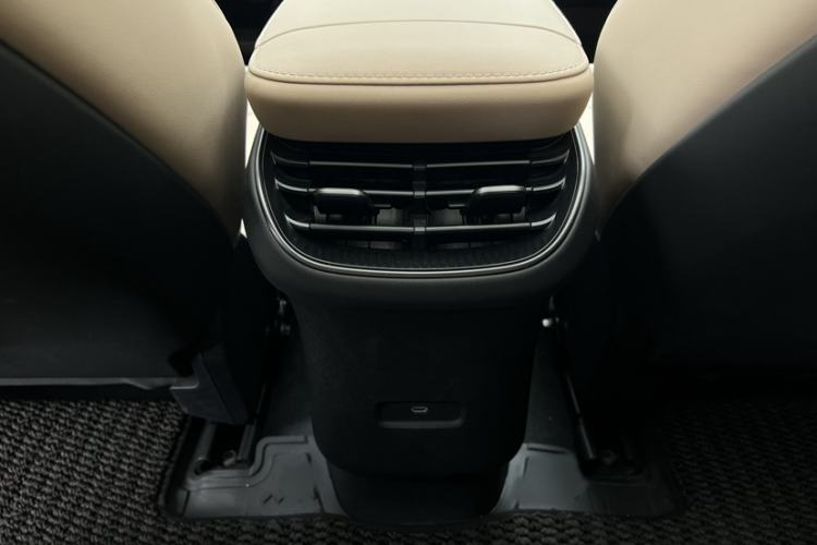 Used Nio ET5 2024 75 kWh Interior 6