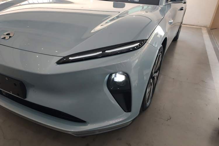 Used Nio ET5 2024 75 kWh Left Front Headlight