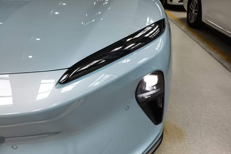 Used Nio ET5 2024 75 kWh Left Front Headlight