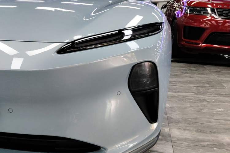 Used Nio ET5 2024 75 kWh Left Front Headlight