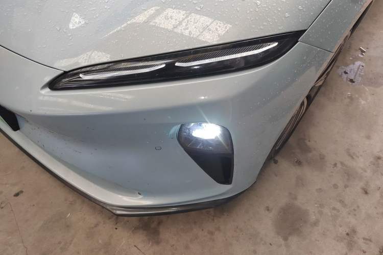 Used Nio ET5 2024 75 kWh Left Front Headlight