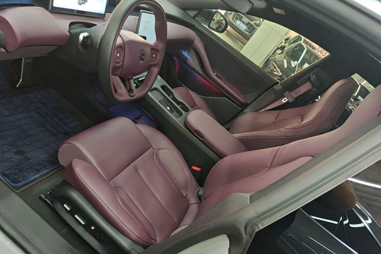 Used Nio ET5 2024 75 kWh Left Front Seat