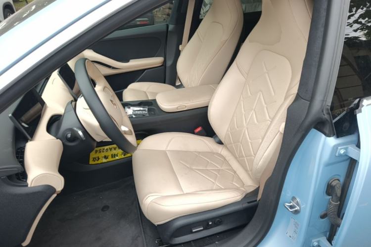 Used Nio ET5 2024 75 kWh Left Front Seat