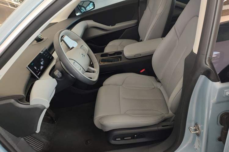 Used Nio ET5 2024 75 kWh Left Front Seat