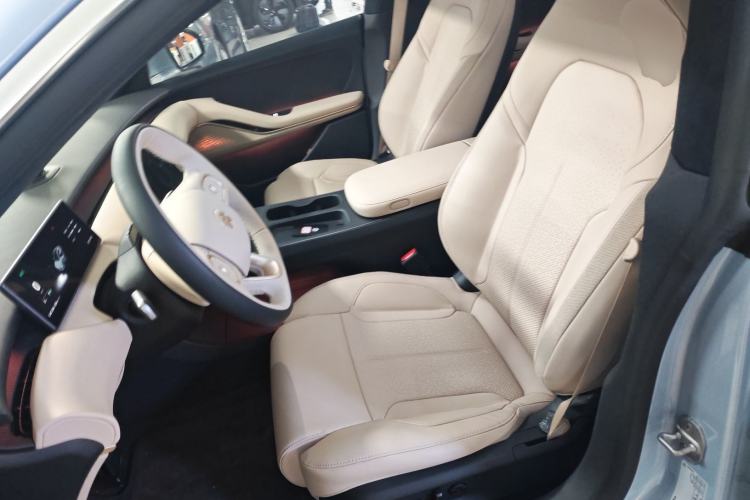 Used Nio ET5 2024 75 kWh Left Front Seat