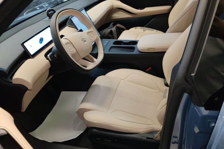 Used Nio ET5 2024 75 kWh Left Front Seat