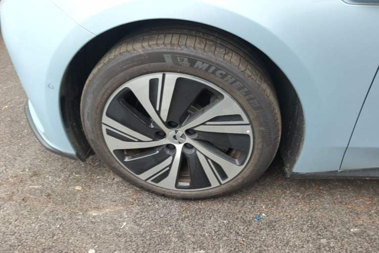 Used Nio ET5 2024 75 kWh Left Front Wheel Hub